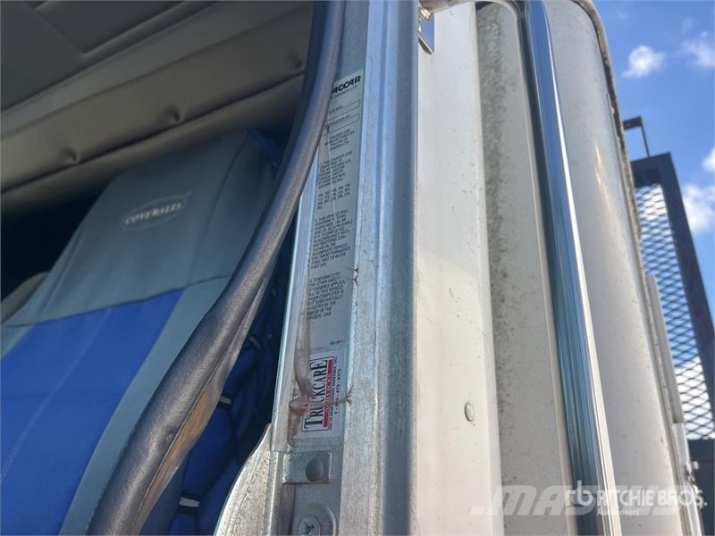 Peterbilt 348 Kamioni sa otvorenim sandukom