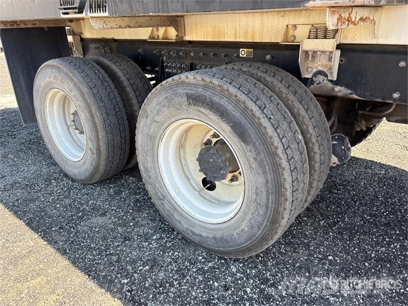 Peterbilt 348 صهاريج مياه
