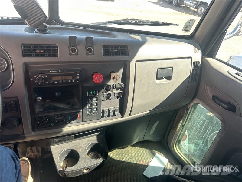 Peterbilt 348 Kamioni sa otvorenim sandukom