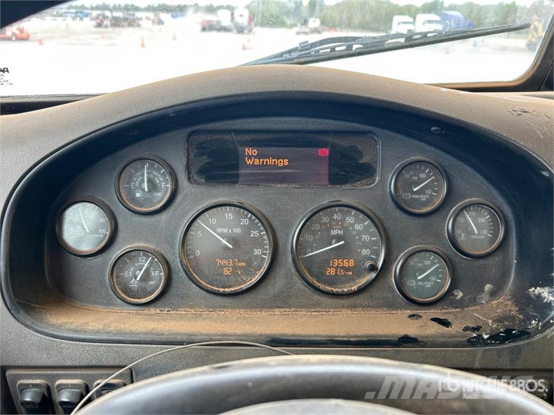 Peterbilt 348 Autocisterne