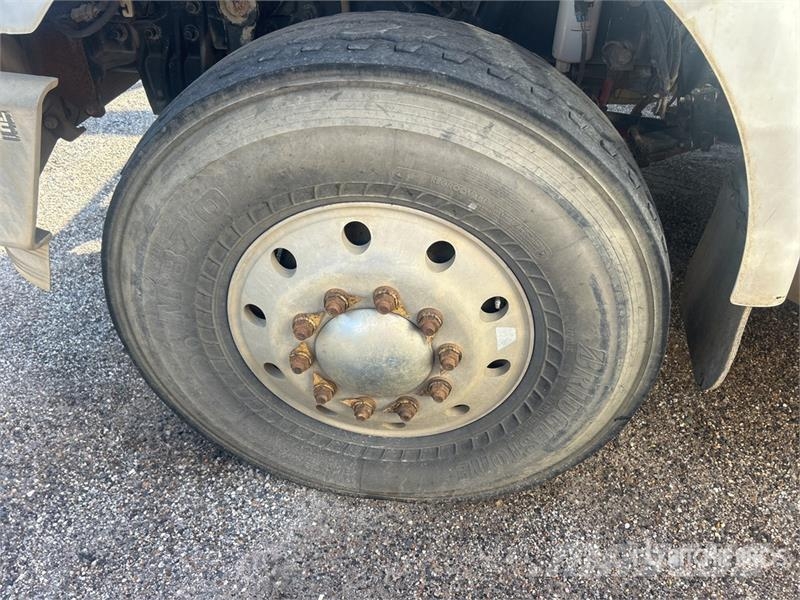 Peterbilt 348 Kamioni sa otvorenim sandukom
