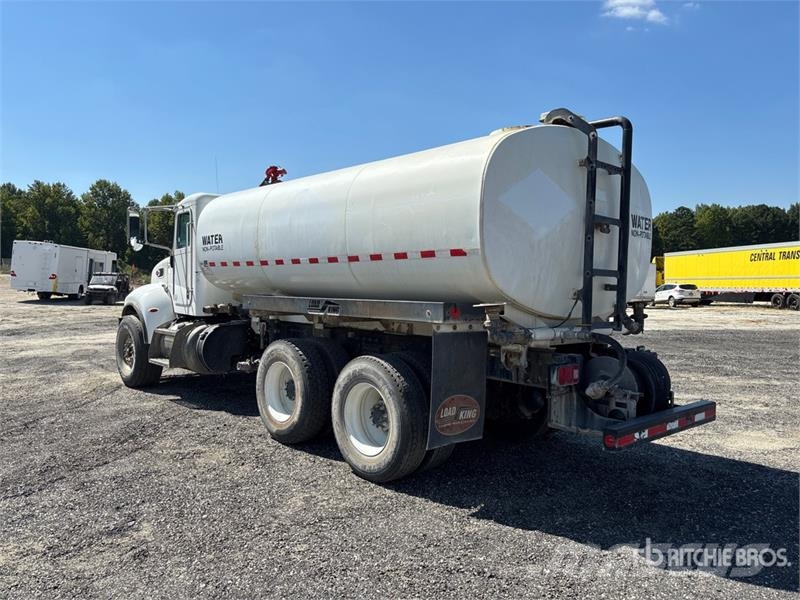 Peterbilt 348 صهاريج مياه