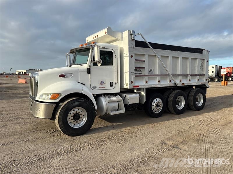 Peterbilt 348 Pašizgāzējs