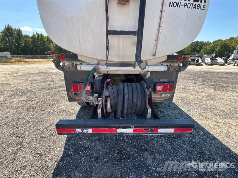 Peterbilt 348 صهاريج مياه