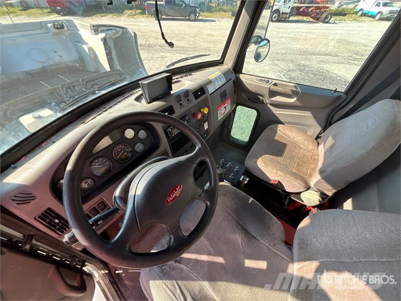 Peterbilt 348 Caminhão-pipa