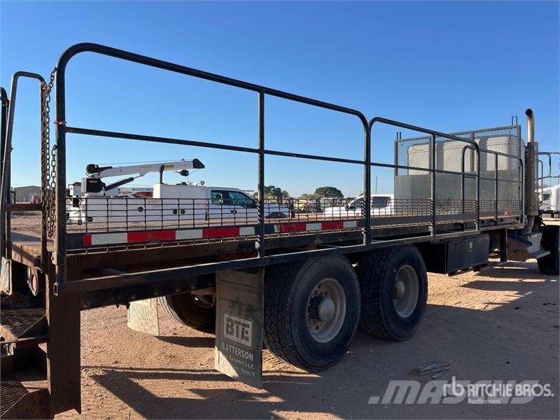 Peterbilt 348 Вантажівки-платформи/бокове розвантаження