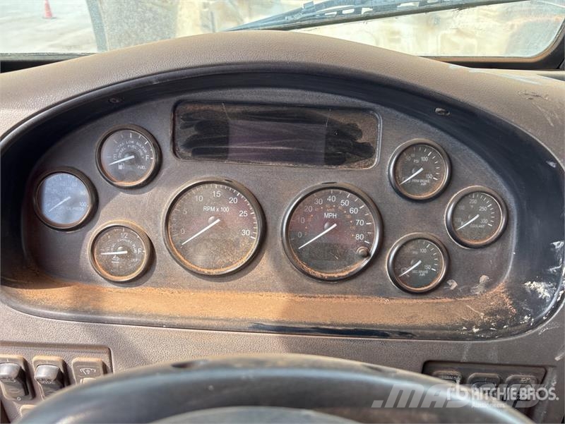 Peterbilt 348 Autocisterne