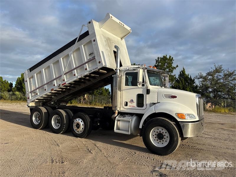 Peterbilt 348 Pašizgāzējs
