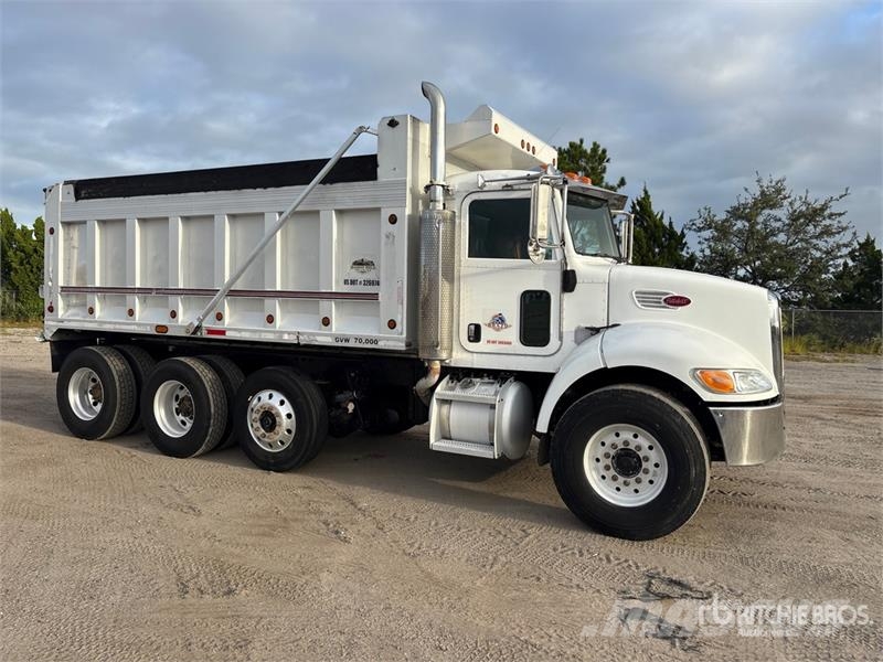 Peterbilt 348 Pašizgāzējs