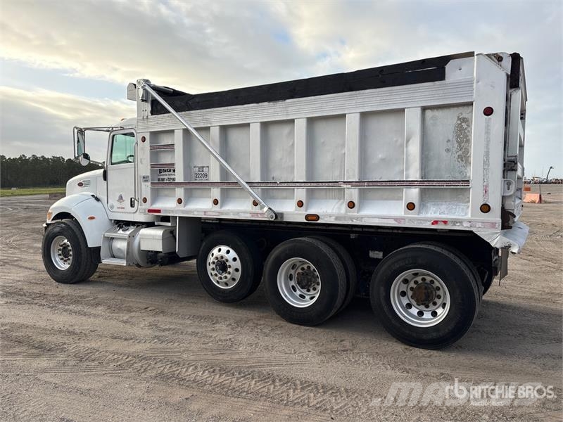 Peterbilt 348 Pašizgāzējs
