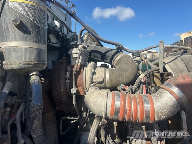 Peterbilt 348 Kamioni sa otvorenim sandukom