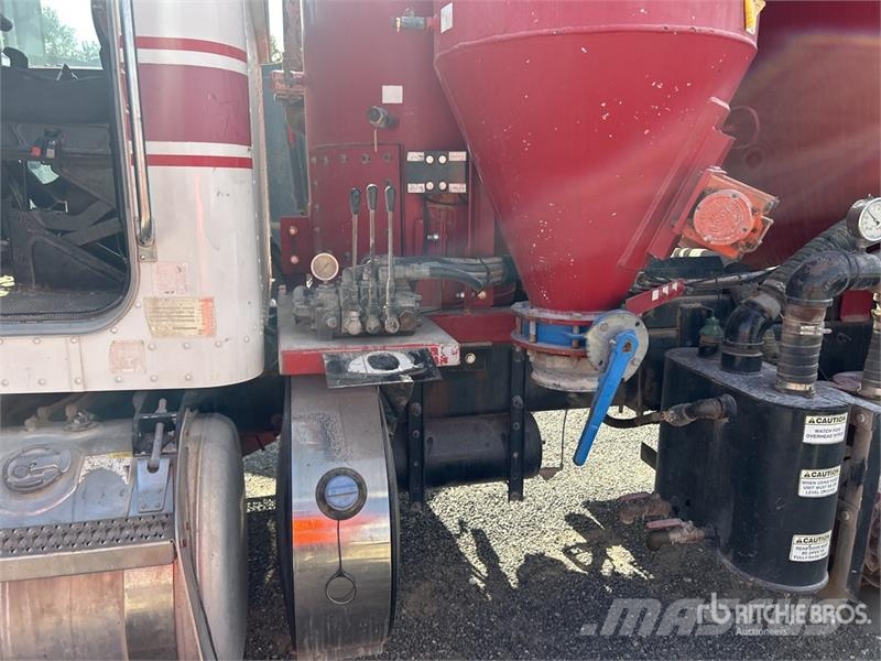 Peterbilt 348 شاحنات مزدوجة / خلخلة