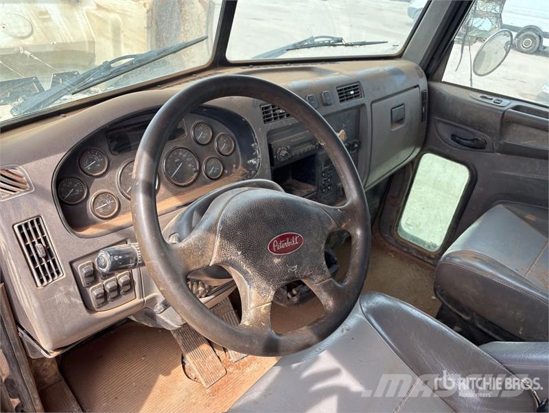 Peterbilt 348 Autocisterne