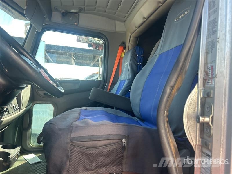 Peterbilt 348 Kamioni sa otvorenim sandukom