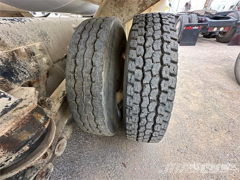 Peterbilt 357 6x4 Mixer Truck Concrete trucks