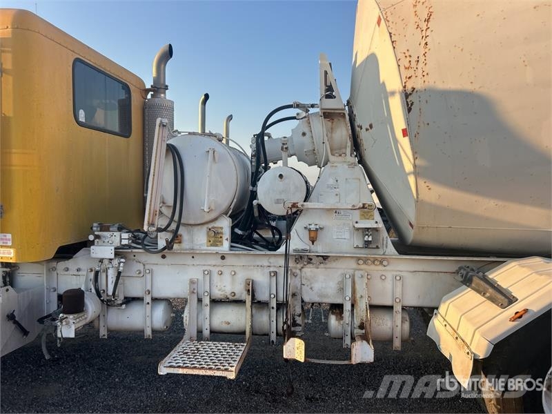 Peterbilt 357 8x4 Mixer Truck Cementbil