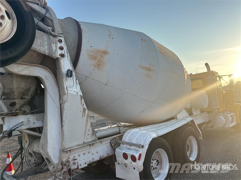 Peterbilt 357 8x4 Mixer Truck Cementbil
