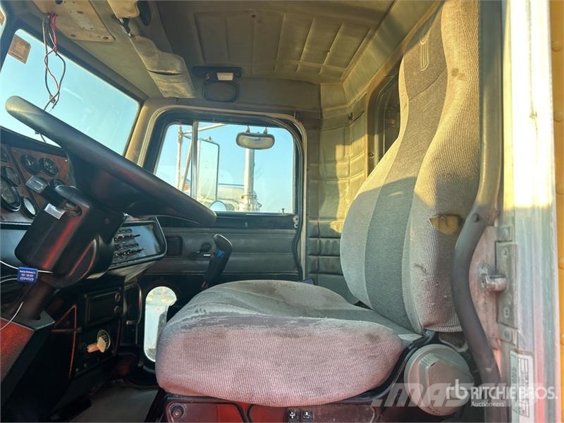Peterbilt 357 8x4 Mixer Truck Cementbil