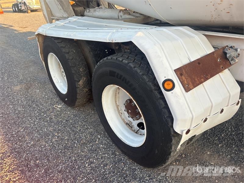 Peterbilt 357 8x4 Mixer Truck Cementbil