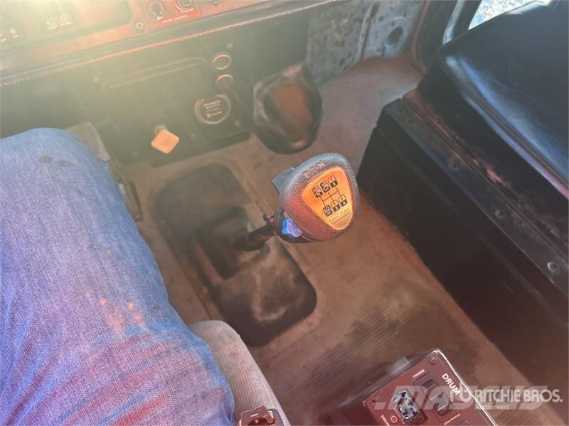 Peterbilt 357 8x4 Mixer Truck Cementbil