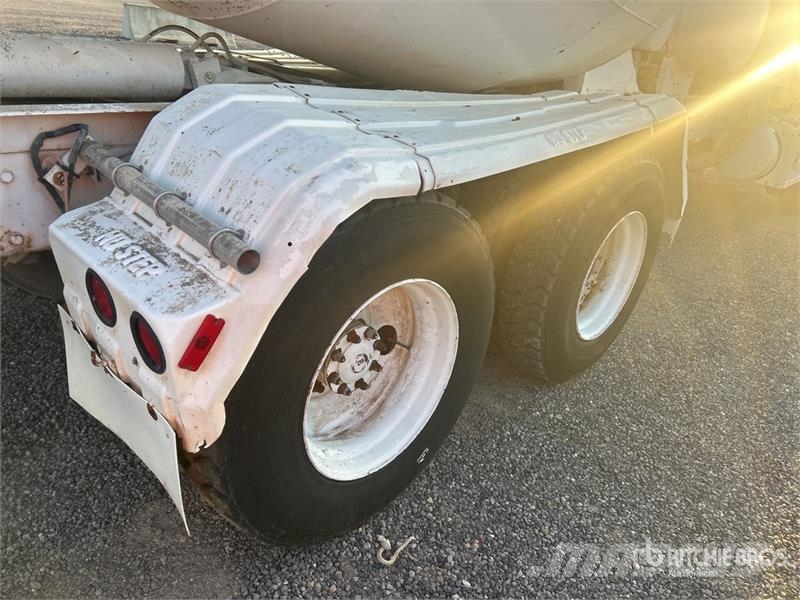 Peterbilt 357 8x4 Mixer Truck Cementbil