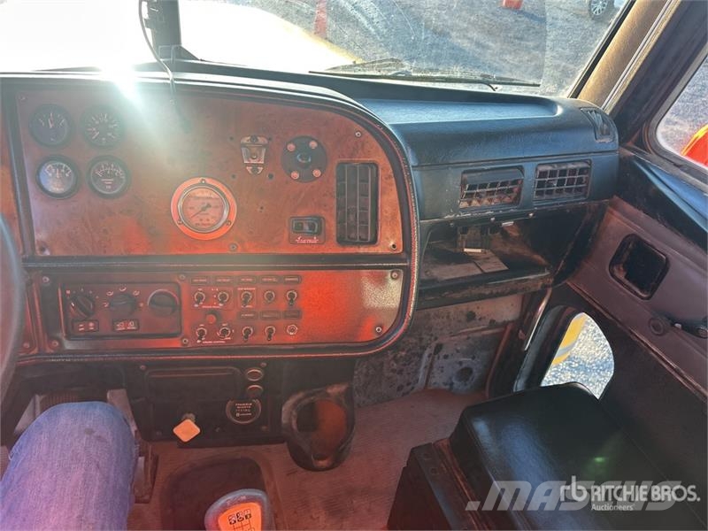 Peterbilt 357 8x4 Mixer Truck Cementbil