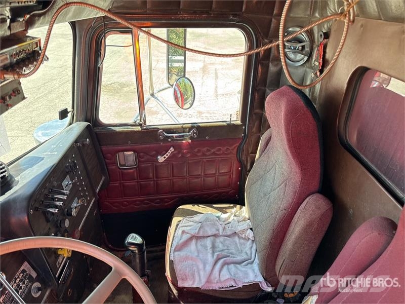 Peterbilt 359 Kallurid