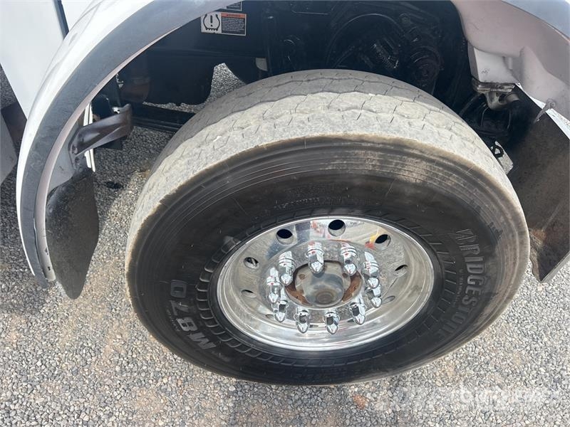 Peterbilt 365 Kipplader