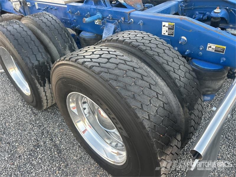 Peterbilt 365 Trekkers