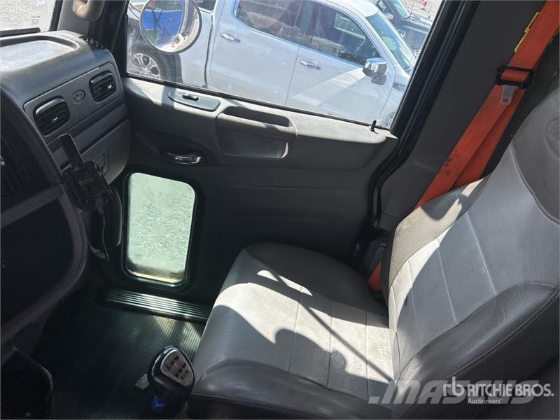Peterbilt 365 شاحنات قلابة