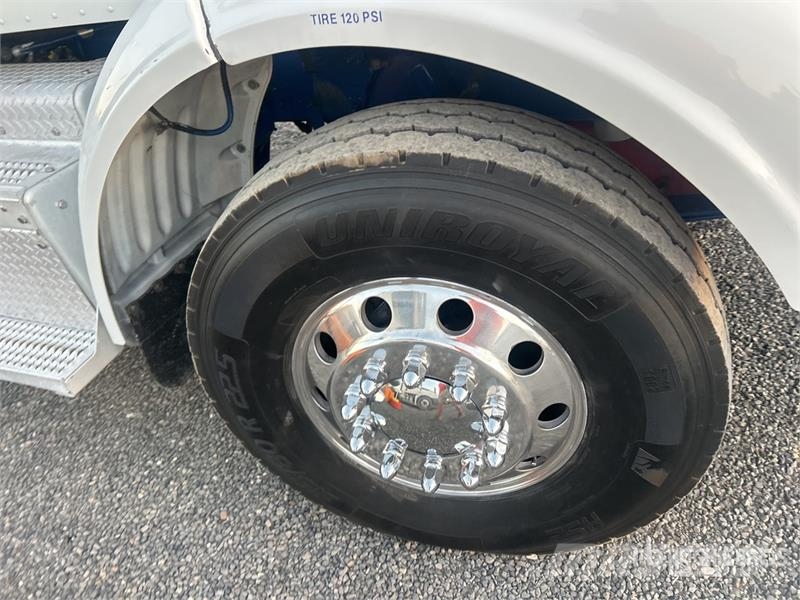 Peterbilt 365 Trekkers