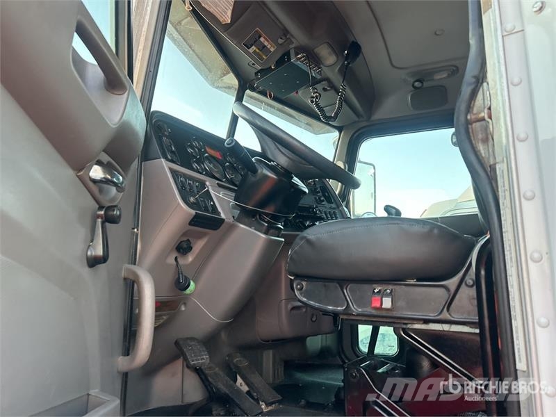 Peterbilt 365 Trekkers