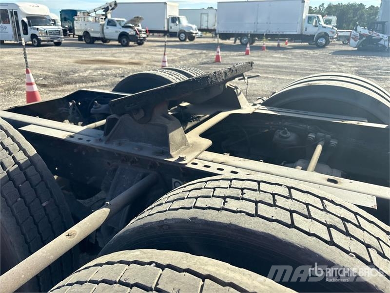 Peterbilt 365 中古トラクターヘッド | トレーラーヘッド