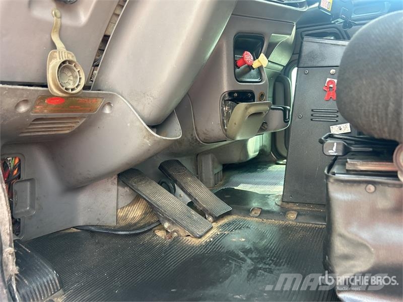 Peterbilt 365 Kipplader