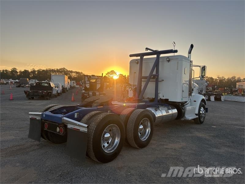 Peterbilt 365 Trekkers