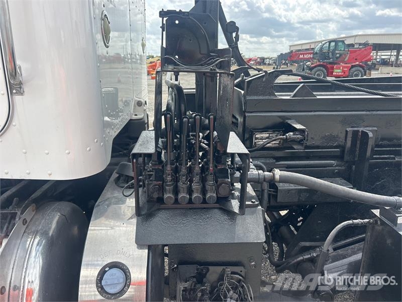 Peterbilt 365 Kipplader