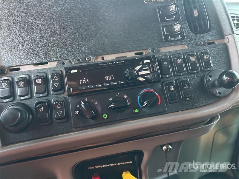 Peterbilt 365 Trekkers