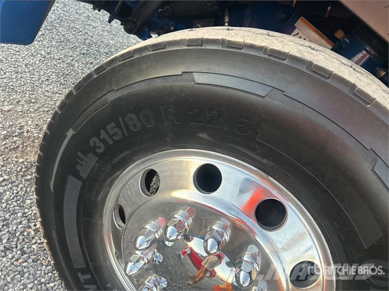 Peterbilt 365 Trekkers