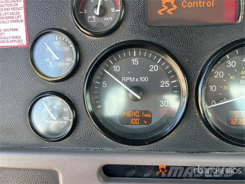 Peterbilt 365 8x4 Mixer Truck Camiões de betão