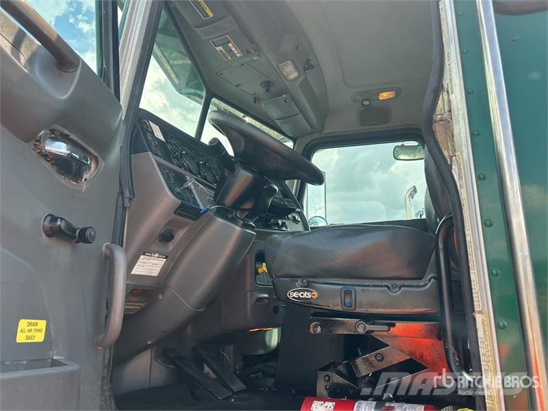 Peterbilt 365 8x4 Mixer Truck Camiões de betão