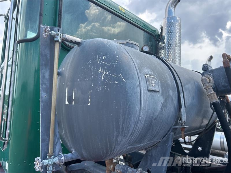 Peterbilt 365 8x4 Mixer Truck Camiões de betão