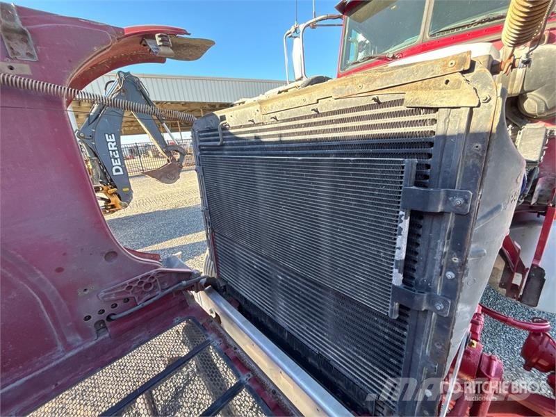 Peterbilt 365 8x4 Tri/A Day Cab Truck Tractor Trekkvogner
