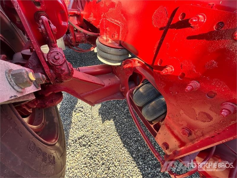 Peterbilt 365 8x4 Tri/A Day Cab Truck Tractor Trekkvogner