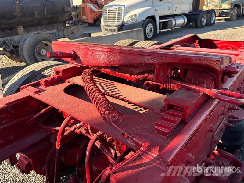 Peterbilt 365 8x4 Tri/A Day Cab Truck Tractor Trekkvogner