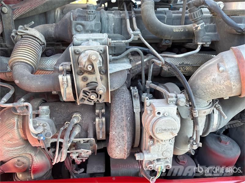 Peterbilt 365 8x4 Tri/A Day Cab Truck Tractor Trekkvogner