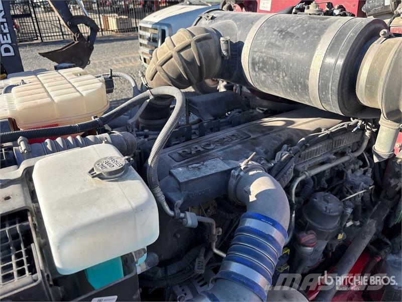 Peterbilt 365 8x4 Tri/A Day Cab Truck Tractor Trekkvogner