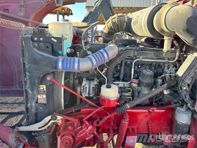 Peterbilt 365 8x4 Tri/A Day Cab Truck Tractor Trekkvogner