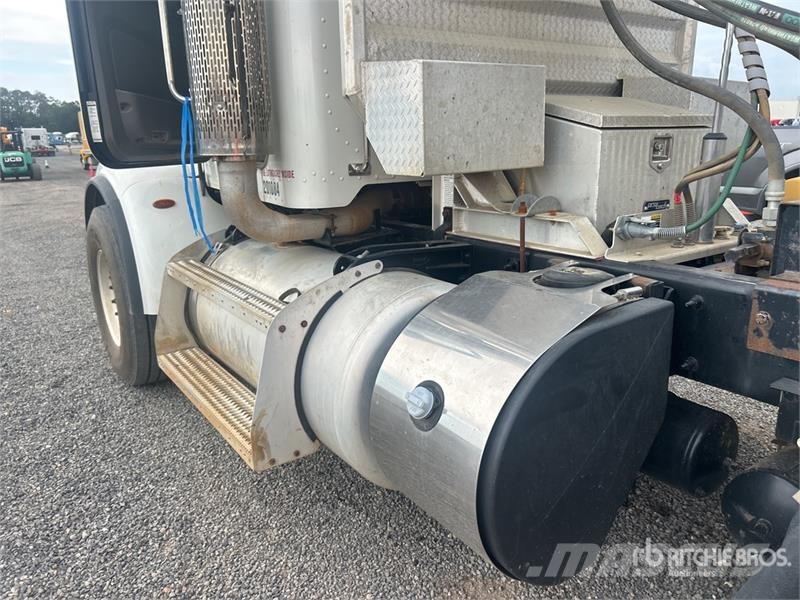 Peterbilt 367 牵引车