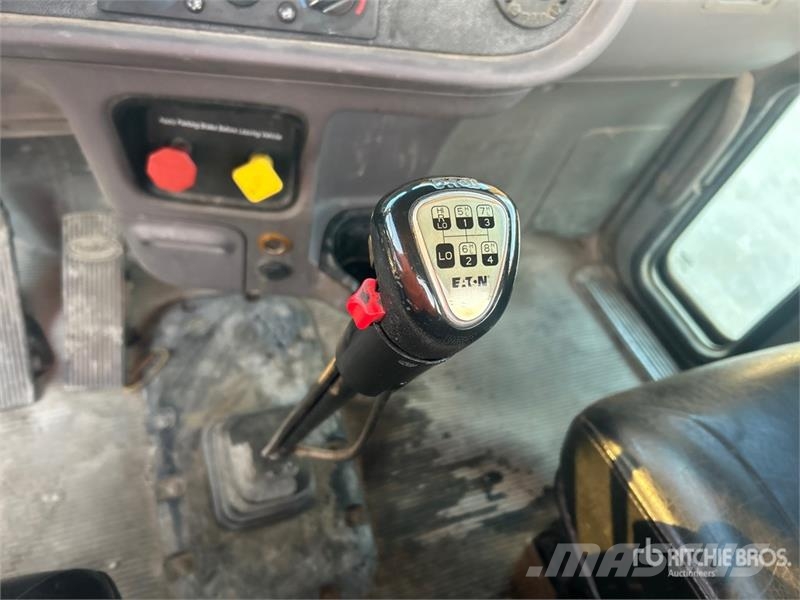 Peterbilt 367 中古トラクターヘッド | トレーラーヘッド