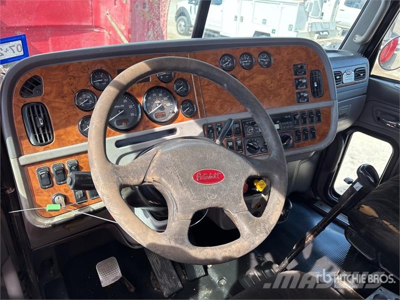 Peterbilt 367 Kurtaricilar